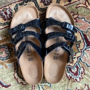 Patent Birkenstocks 40!